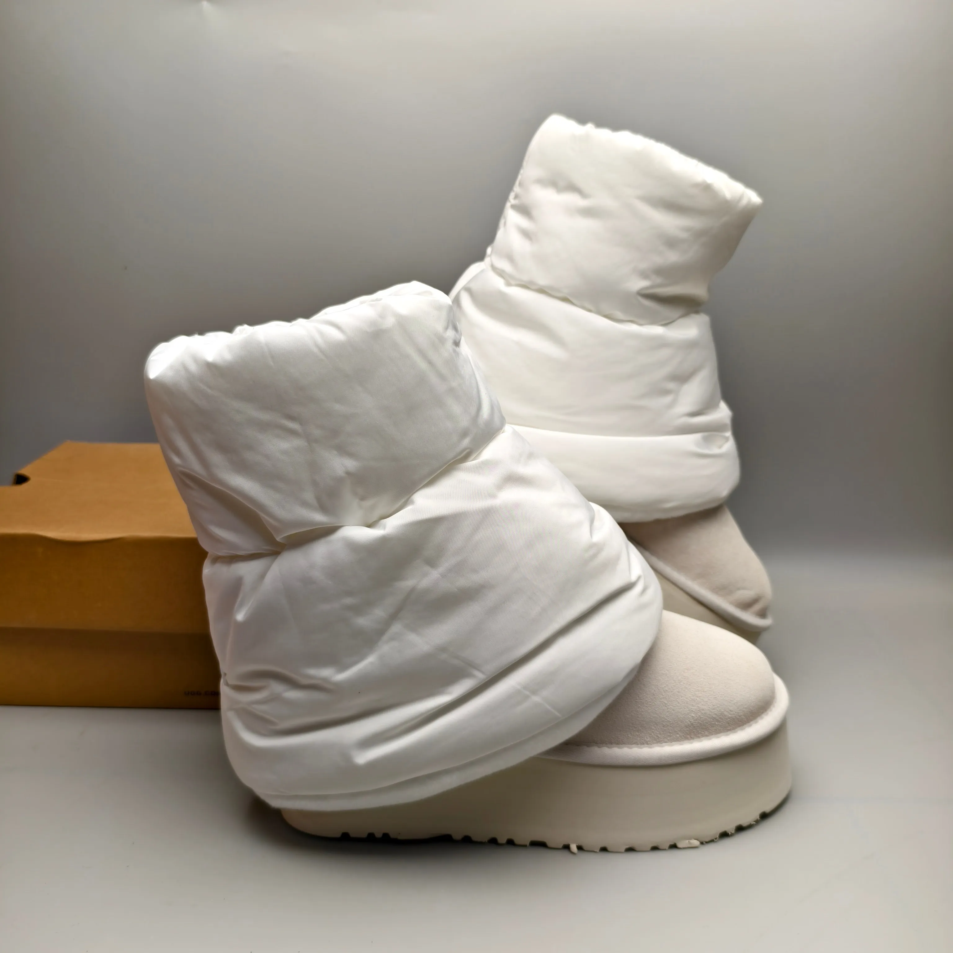 💰640 UGG sheepskin all-in-one snow boots 8275 thick-soled down sheath casual boots Color: Maroon Black White Size: 35-40